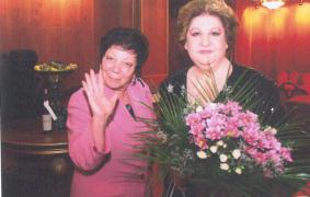 Васа Ганчева с издателката Божана Апостолова